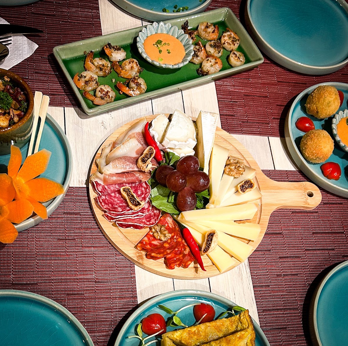 Tapas Garden - Photo 3