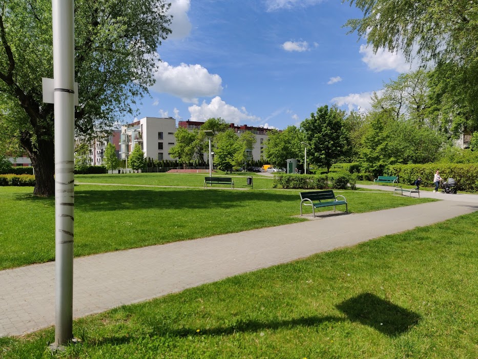 Park Zaczarowanej Dorożki w Krakowie fotoğraf 1