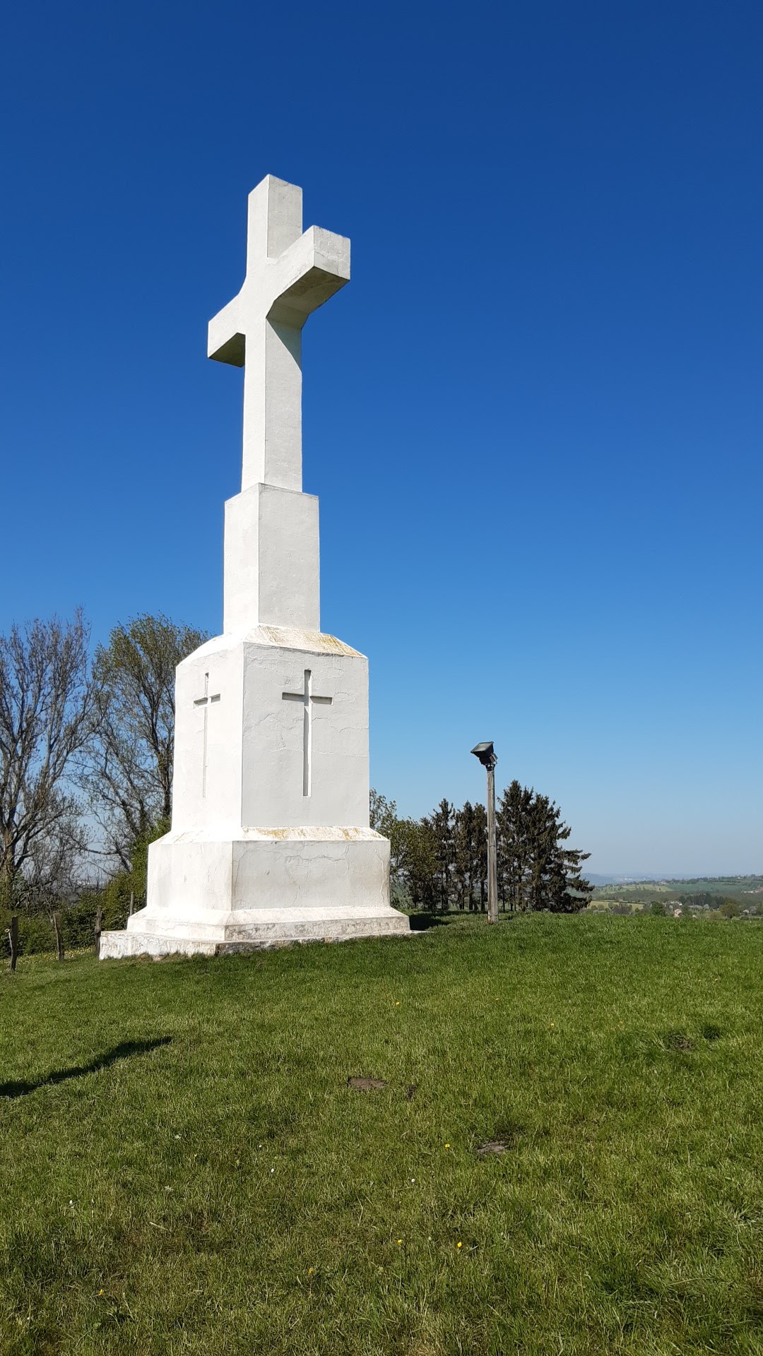 Croix de Charneux