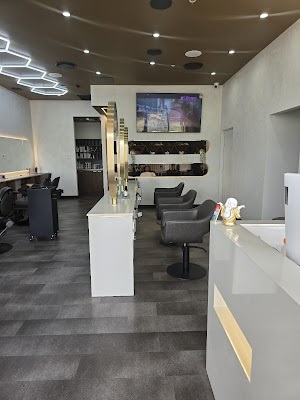 Beauty & The Barber photo 3