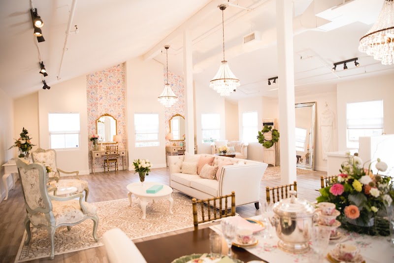 Floraison Bridal Loft & Petite Venue