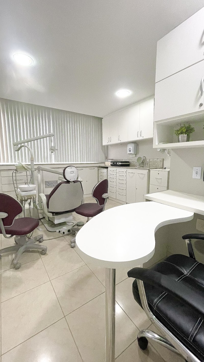 Dra. Laís Braga - Odontologia