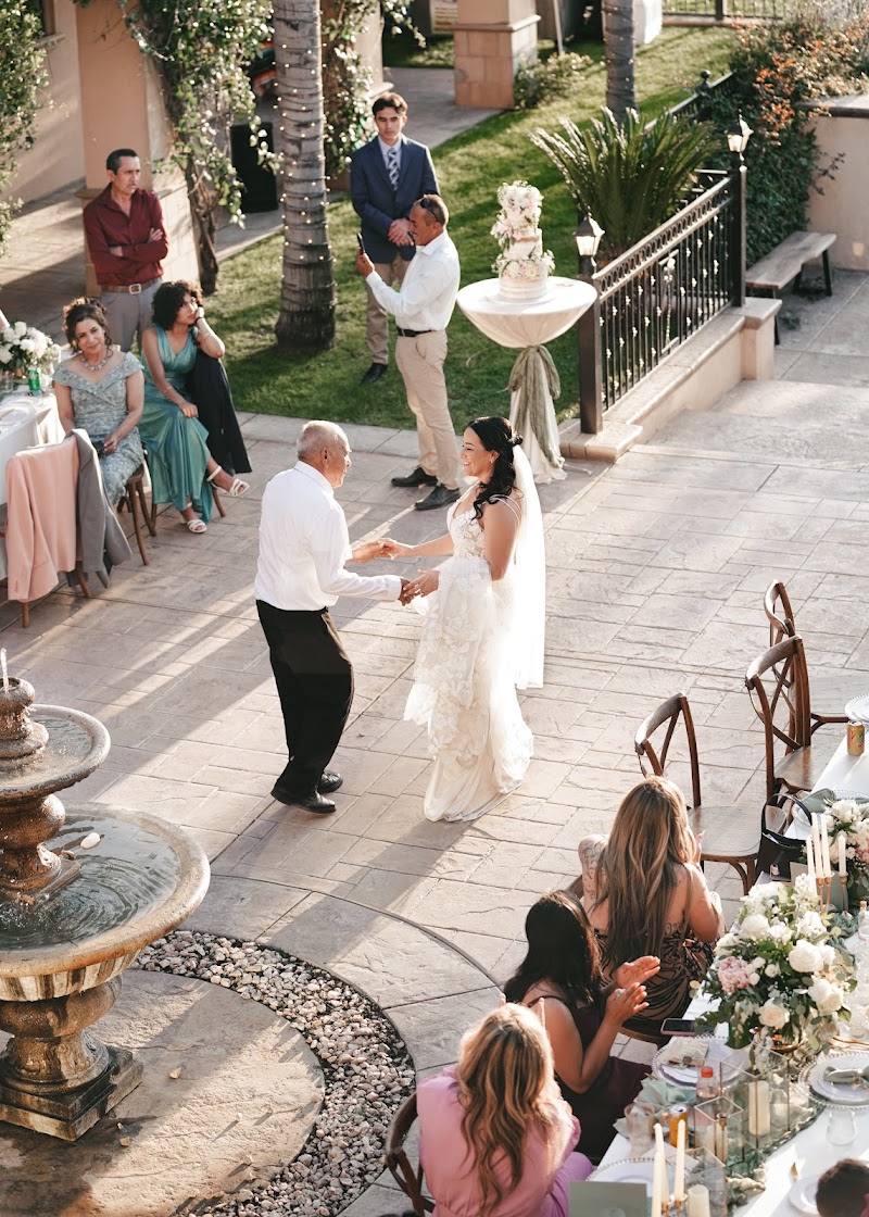 Vista Del Lago Estate