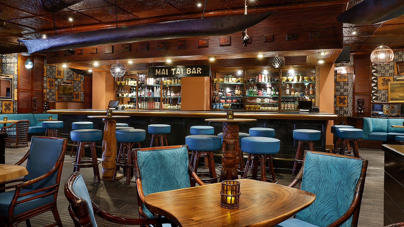 Trader Vic's, Beach Rotana Hotel