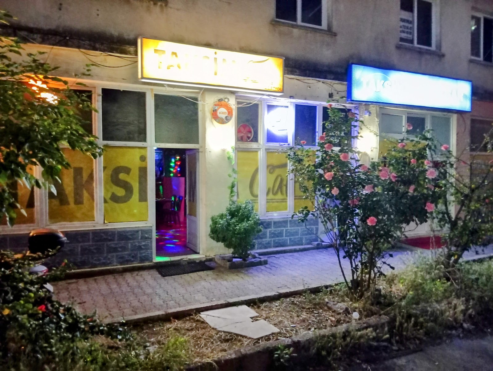 Taksim Kafe Bar mekanı
