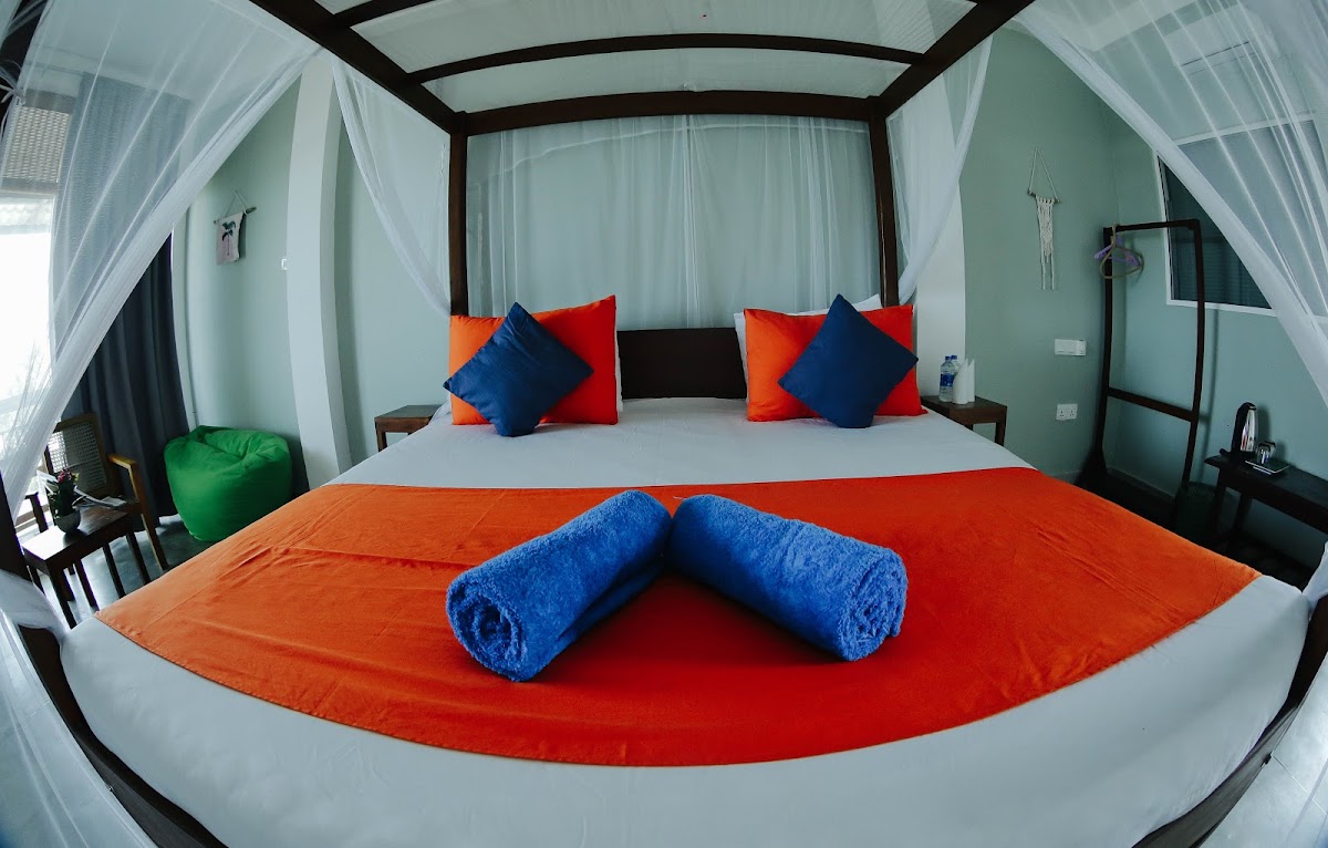 Seals Harbor Hotel — 3