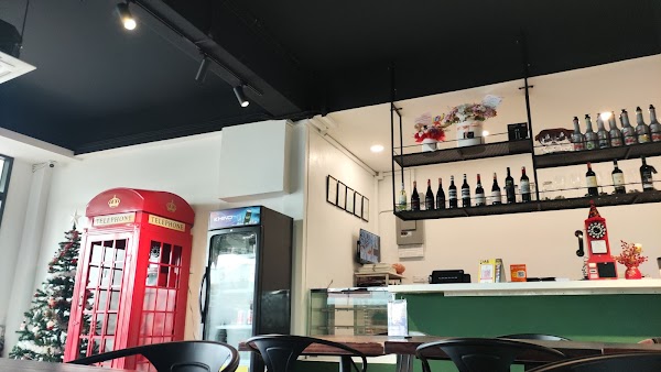 London Cafe & Bistro - Photo 1