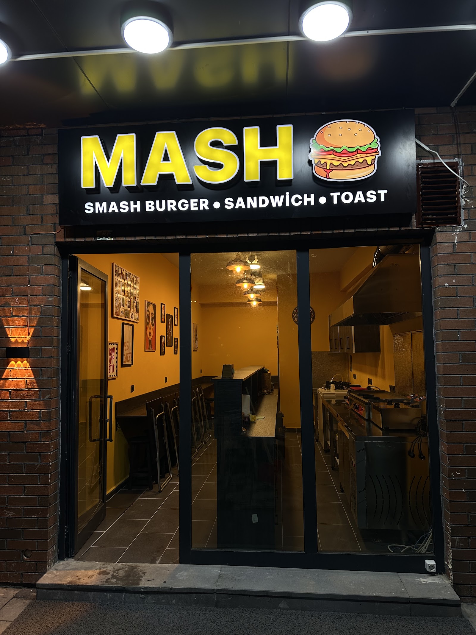 MASH BURGER mekanı