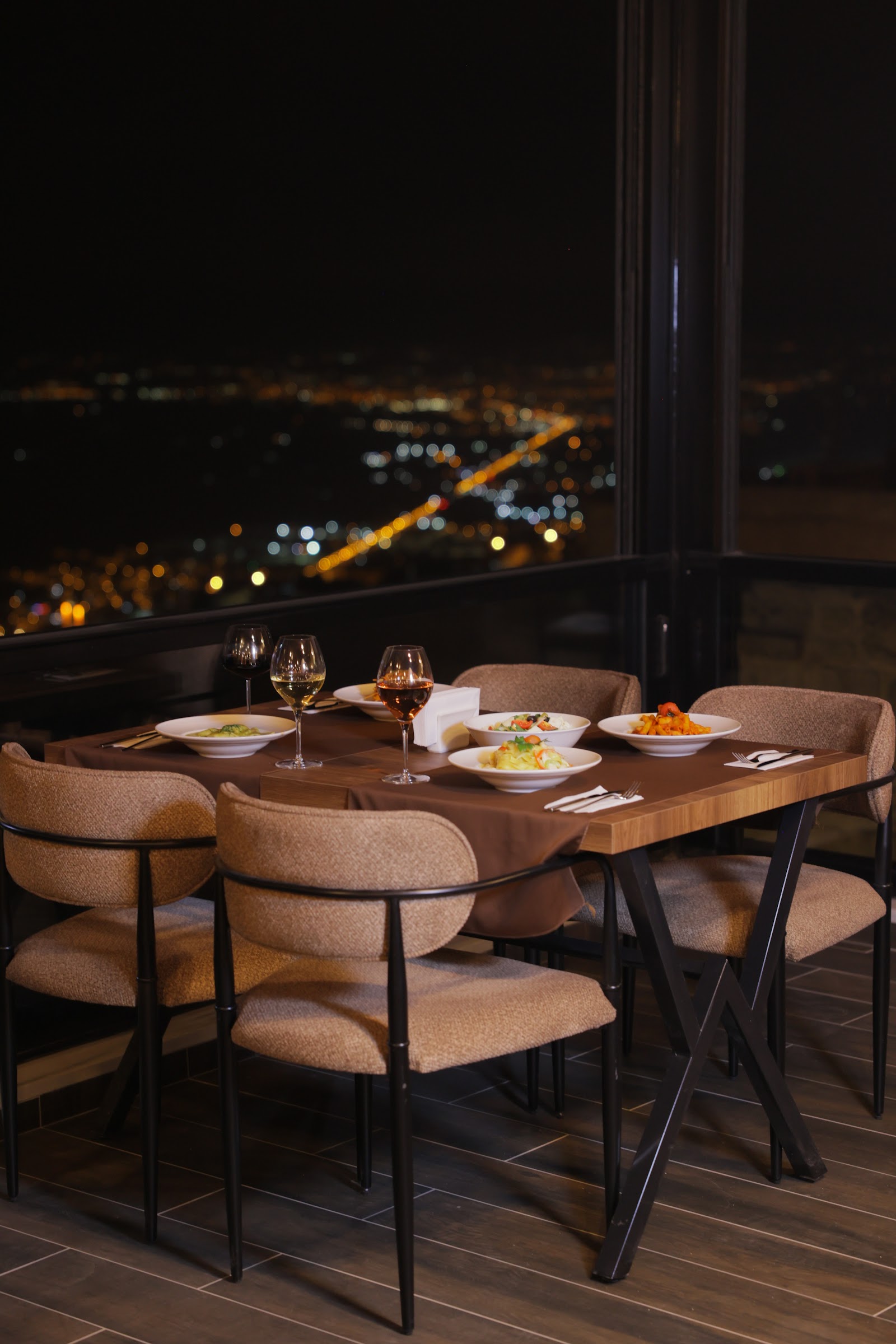 Piyal Wine House & Italian Restaurant mekanı