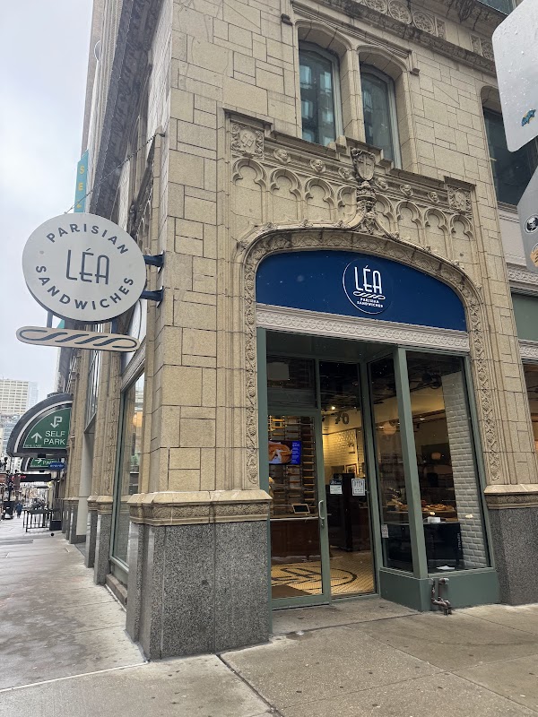 Léa French Cafe Lake Street