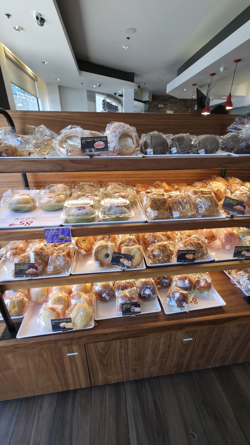 85°C Bakery Cafe - Irvine photo 2