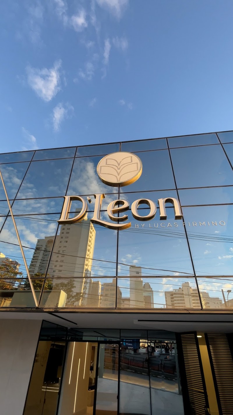 Clínica D’Leon by Lucas Firmino | Lentes de pocelana e Implantes - foto 4