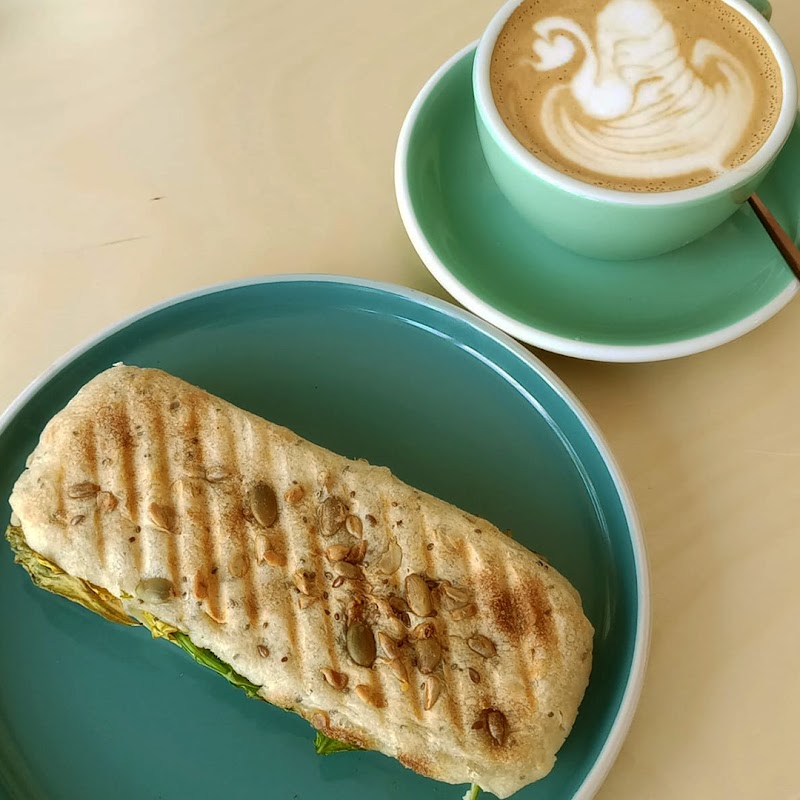 Interior de Lazzy Coffee | Cafetería de Especialidad en La Florida