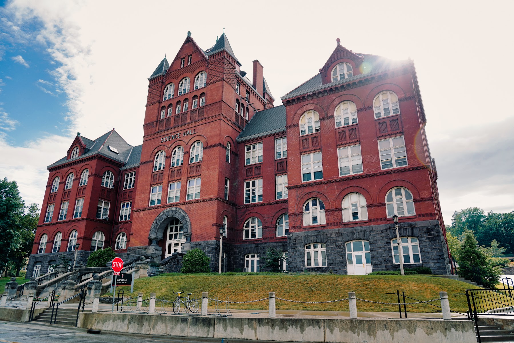 ウィスコンシン大学マディソン校（University of Wisconsin-Madison）（Madison、ウィスコンシン州）