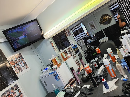 Indian hair dresser ( MADAN KUMAR)and beauty service