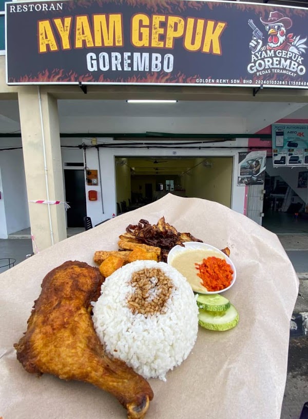 Ayam Gepuk Gorembo - Photo 1