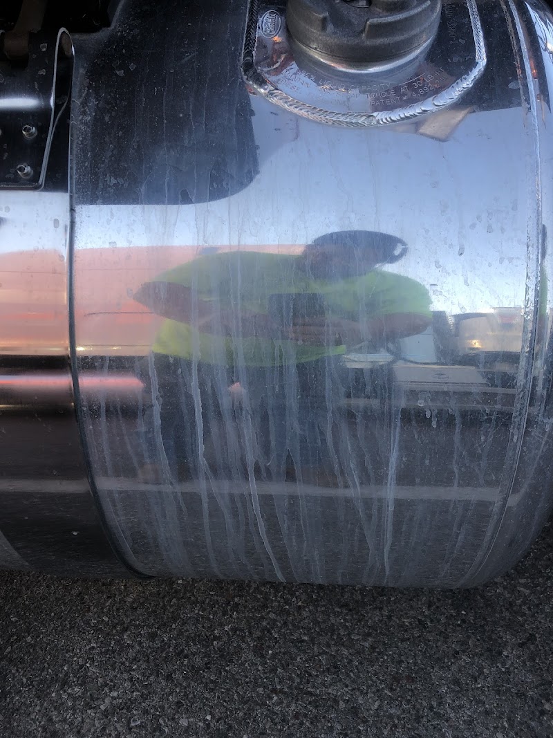 Raw Truck Wash and Cafe photo 4