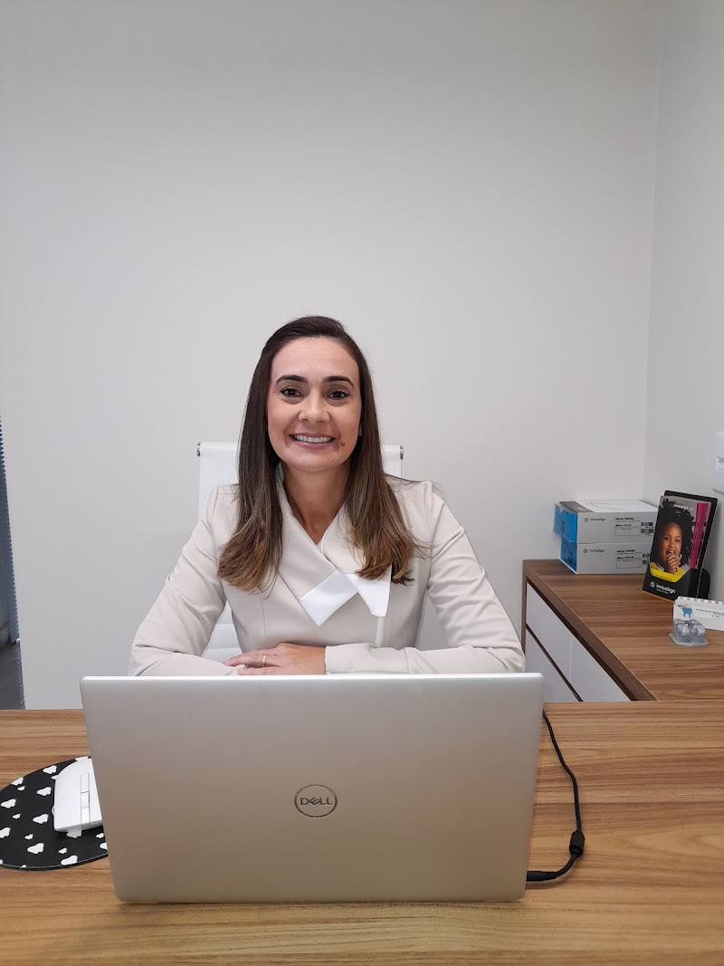 Dra Flávia Dezzani | Alinhador | Ronco | Ortodontista | Invisalign | Angel Aligner | Apneia | Odontologia do Sono | Macaé - foto 3
