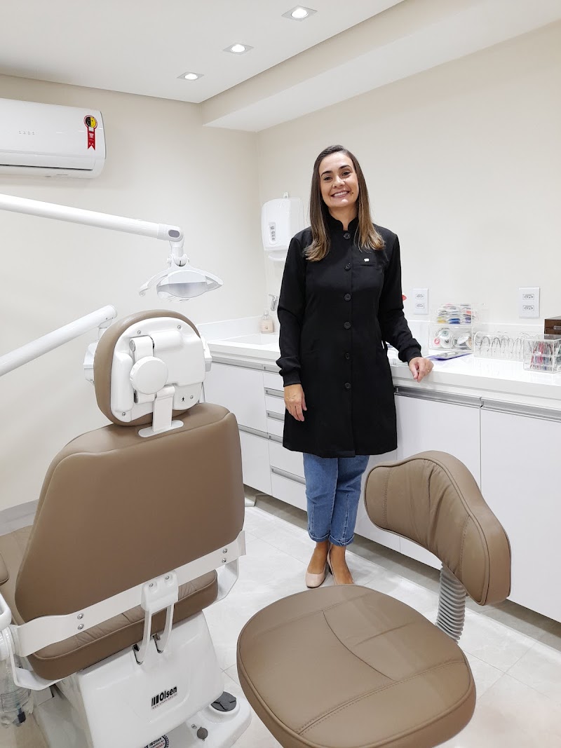 Dra Flávia Dezzani | Alinhador | Ronco | Ortodontista | Invisalign | Angel Aligner | Apneia | Odontologia do Sono | Macaé - foto 5