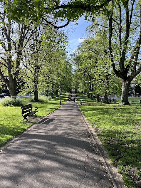 Lovers Walk and Cotham Gardens in Cotham, Bristol