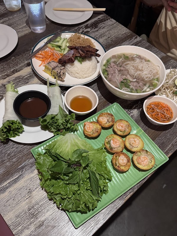 Kitchen Cô Út photo 6