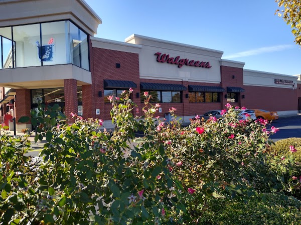 WALGREENS #7064 exterior