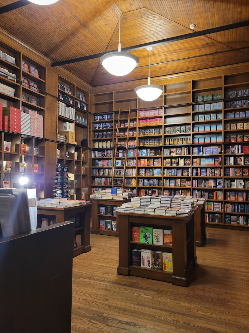 Books & Books photo 3