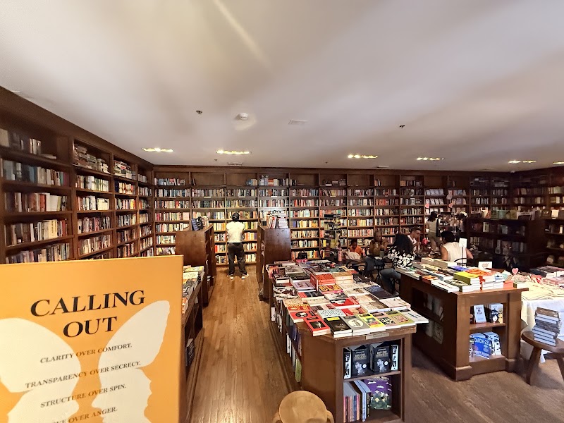 Books & Books photo 3