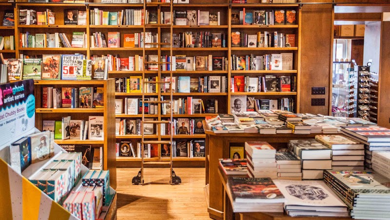 Books & Books photo 2