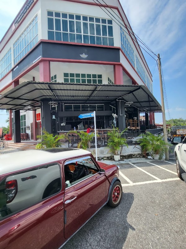 Wheels Restaurant & Bar Port Dickson - Photo 1