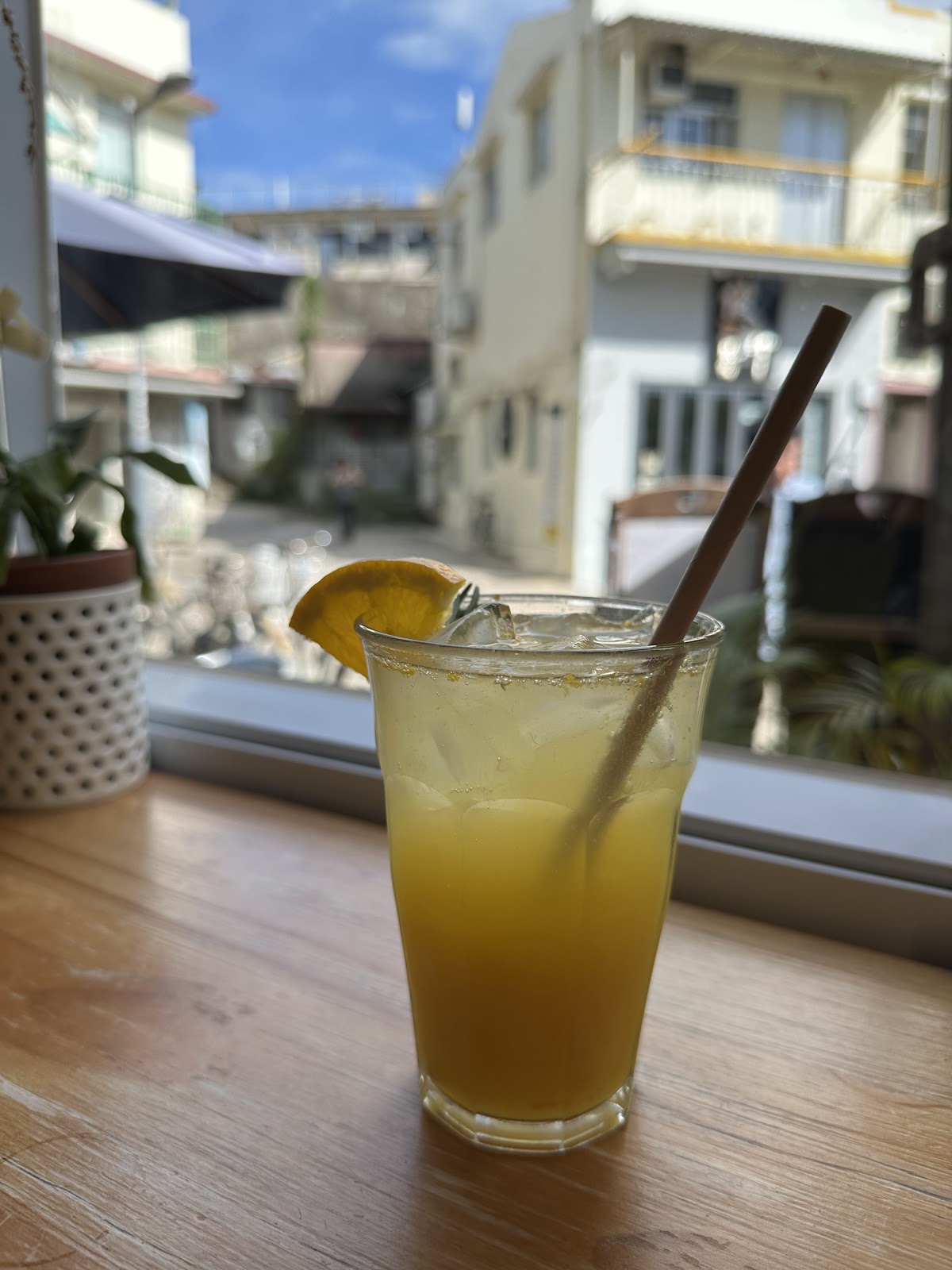 Island Table Grocer Cafe — photo 6