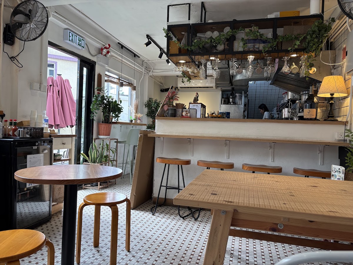 Island Table Grocer Cafe — photo 8