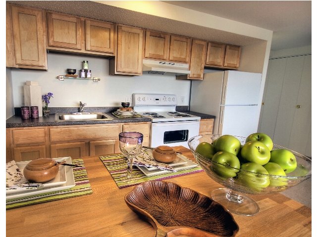 River Place Towers - Photo 8