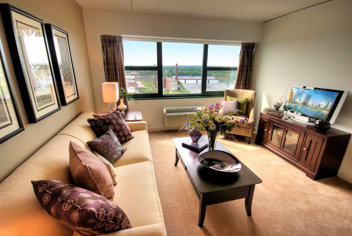 River Place Towers - Photo 4