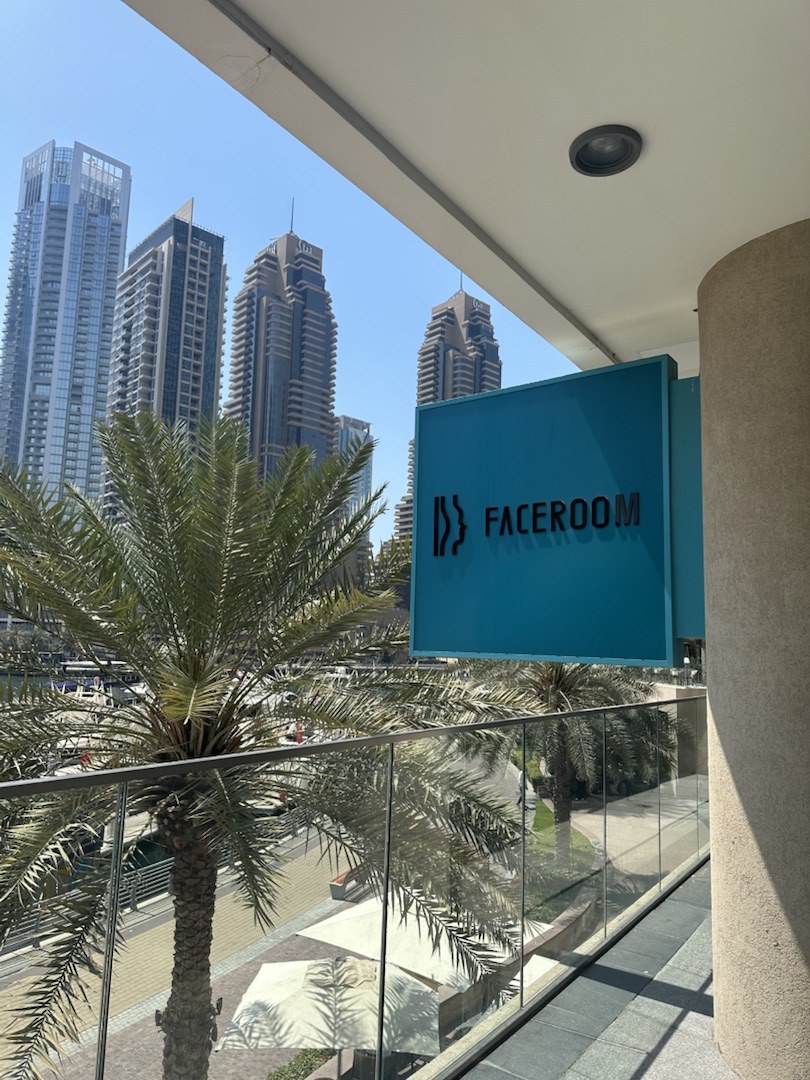 FaceRoom 3