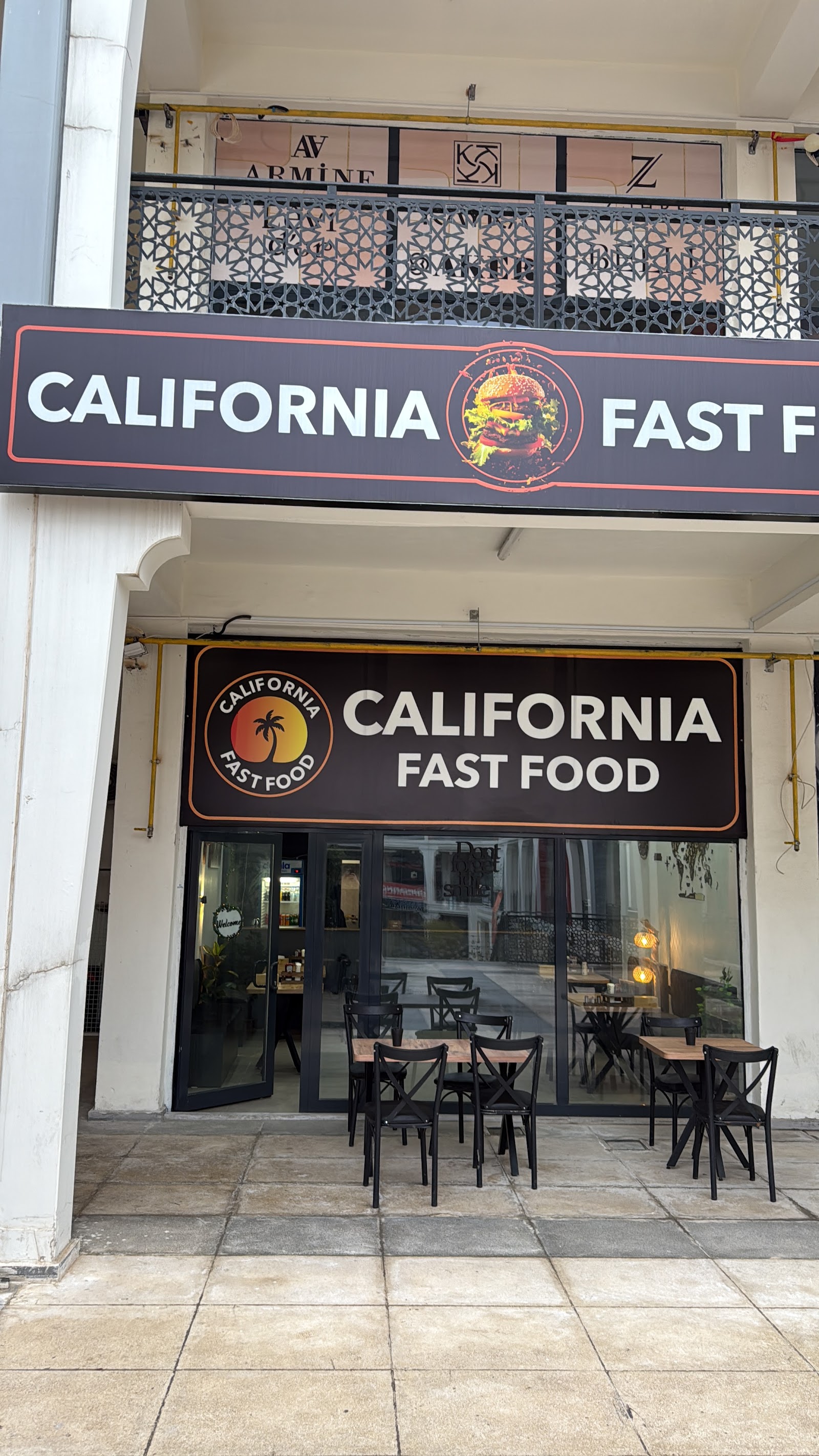 California Fast food mekanı