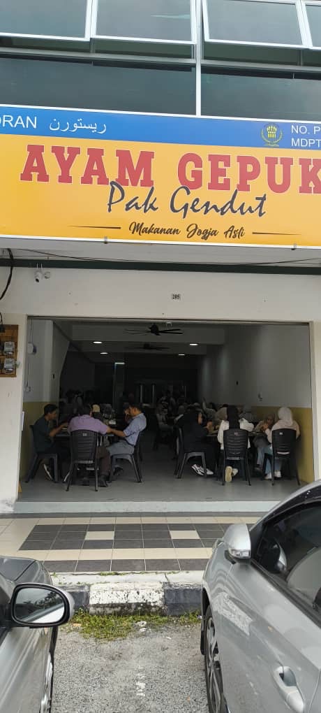 Ayam Gepuk Pak Gendut Seri Iskandar