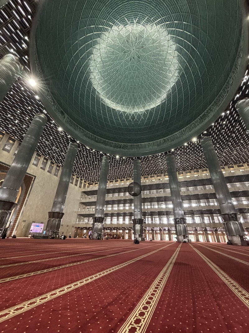 Istiqlal Mosque photo 3