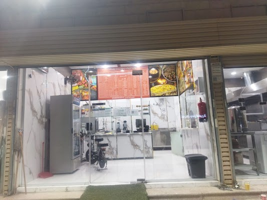 بوفية عريكة وفطيرة و عصائر