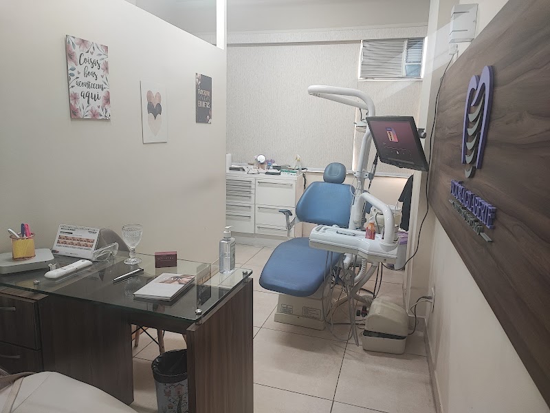 Dra. Juliana Salles - Dentista RJ