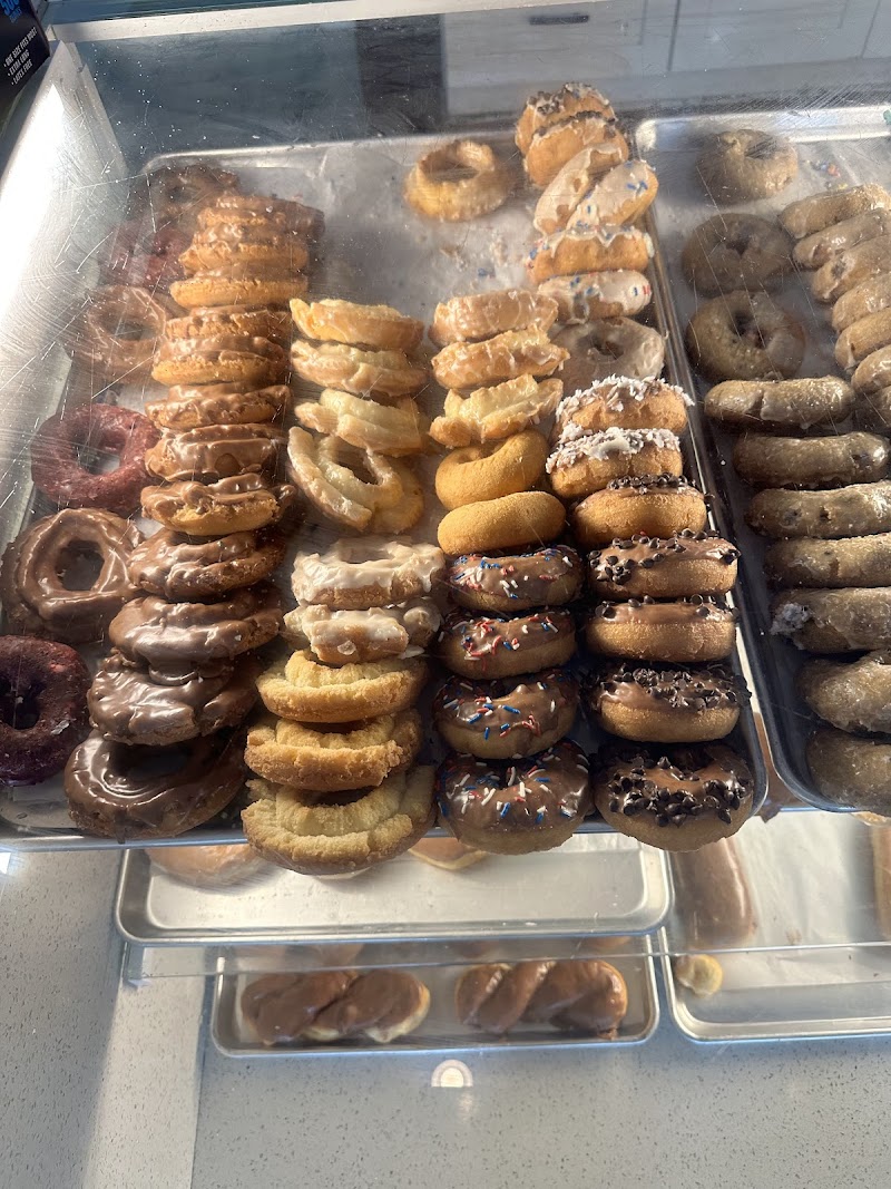 Red Donut Shop photo 4