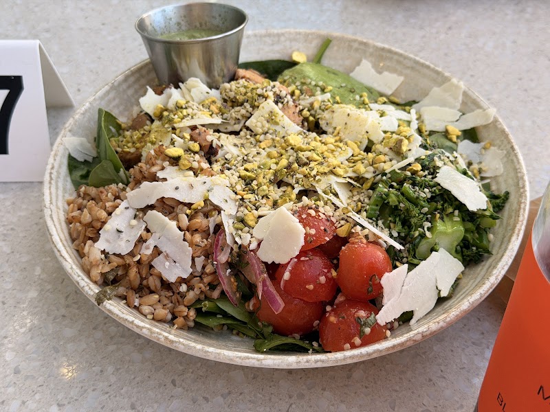 The Hive Healthy Eats & Organic Cafe - Manhattan Beach photo 4