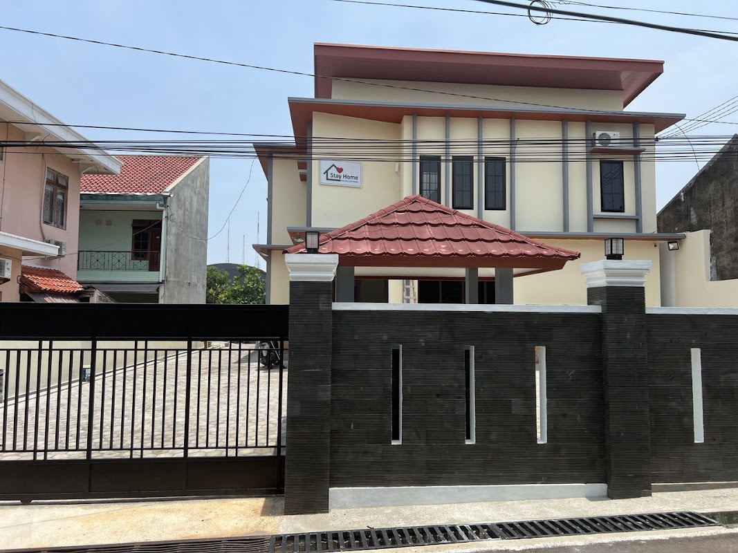 STAY HOME KOST PUTRI EXCLUSIVE