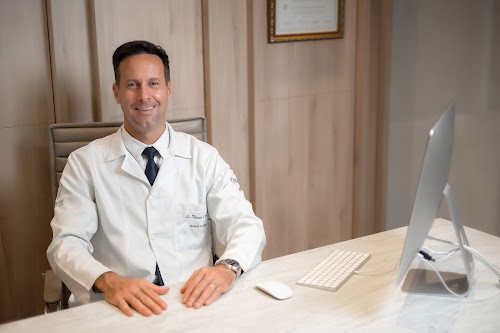 Dr Eduardo Ottoboni | Transplante Capilar e Cirurgia Plástica em Curitiba logo