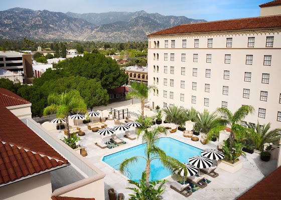 Pasadena Hotel & Pool