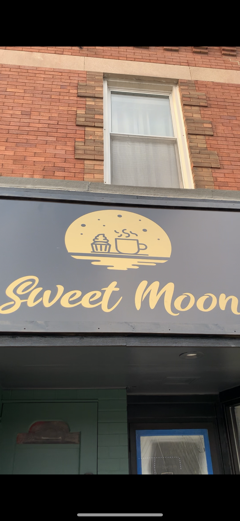 Sweet Moon photo 1