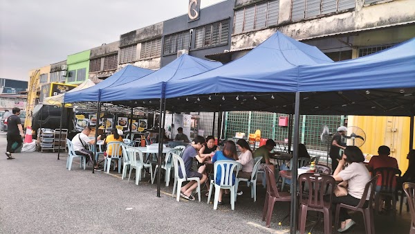 MangoBox - The Black Truck (Kepong) - Photo 1