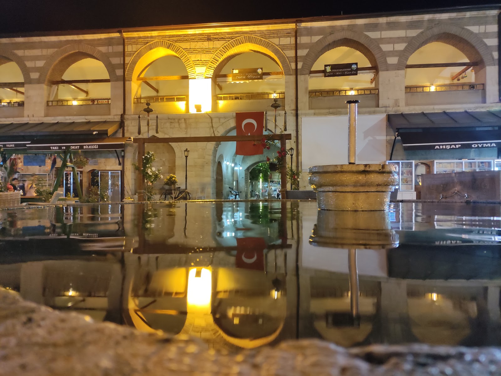 Taşhan Divan Cafe mekanı