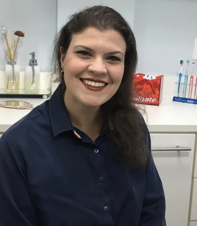 Dra Fernanda da Rosa - Cirurgiã-Dentista: Clínica/Endodontista/Implantodontista