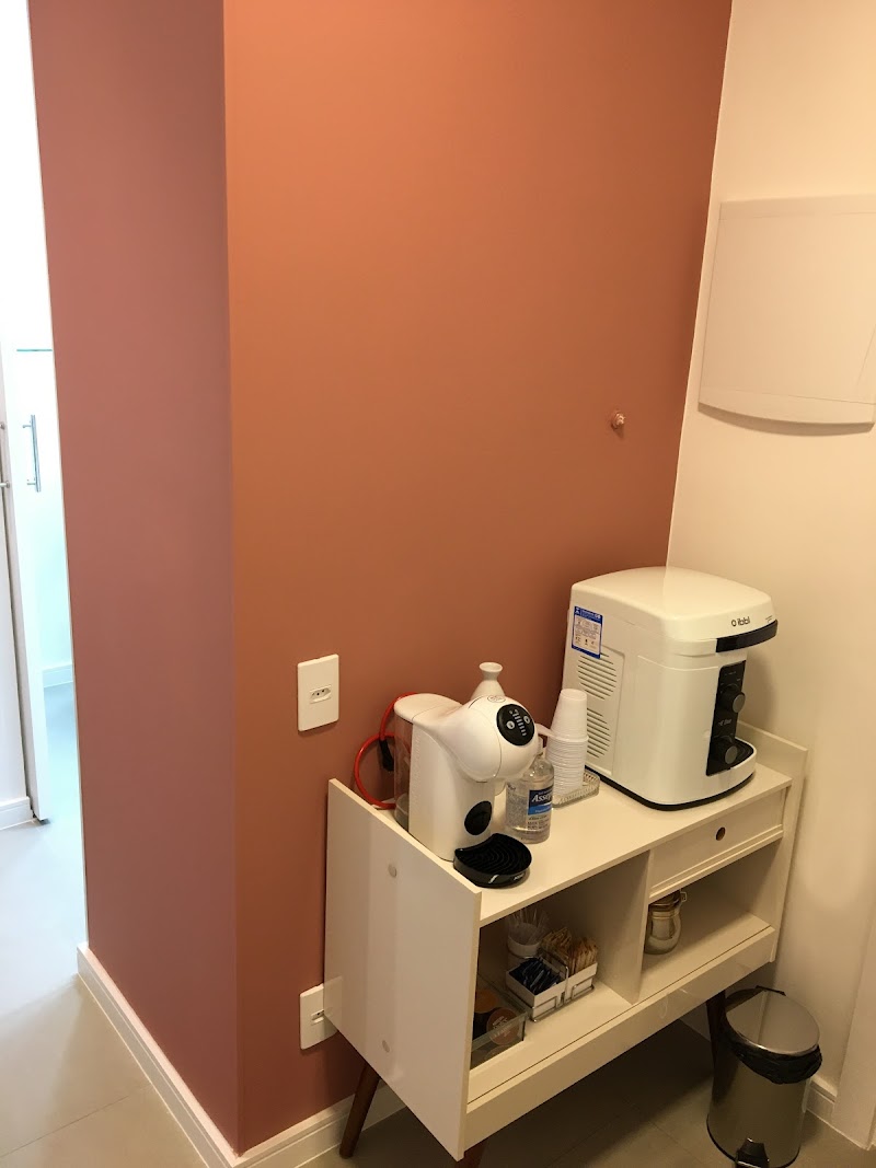 Dra Fernanda da Rosa - Cirurgiã-Dentista: Clínica/Endodontista/Implantodontista - foto 4